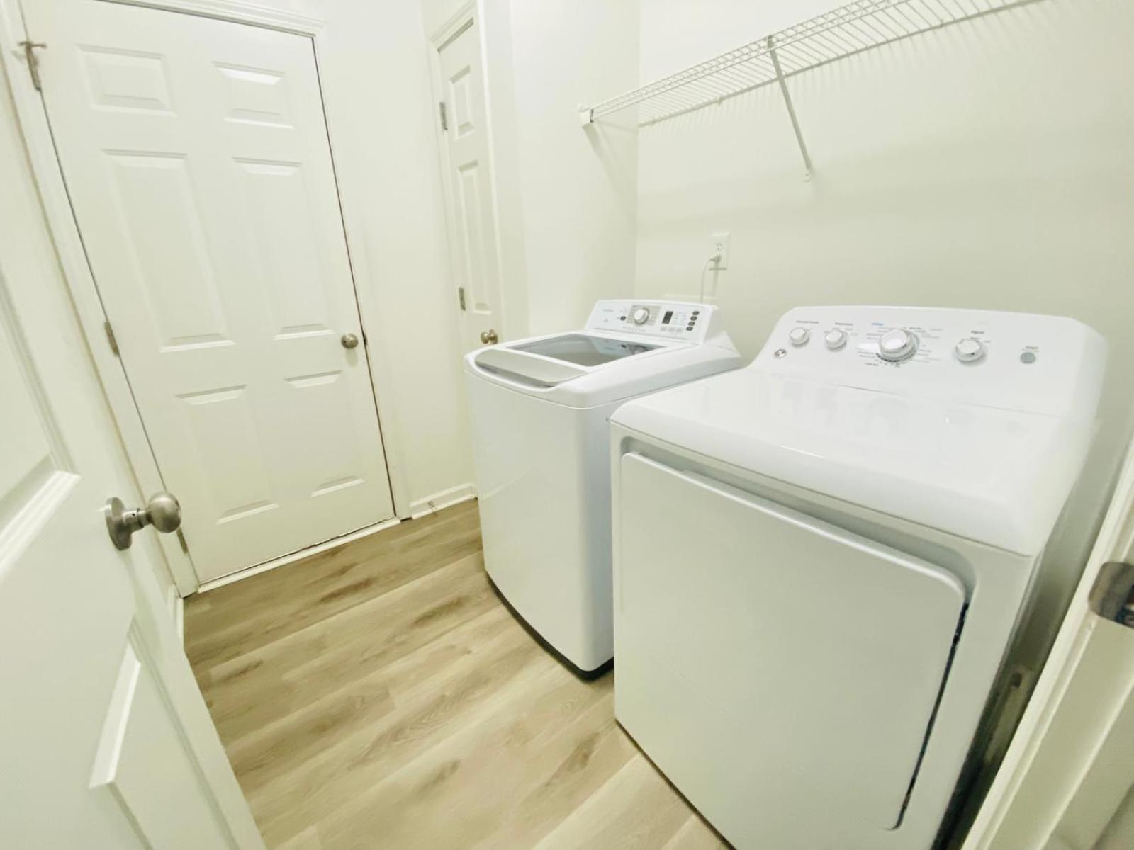 Spacious Room With Shared Bathroom Raleigh Ngoại thất bức ảnh